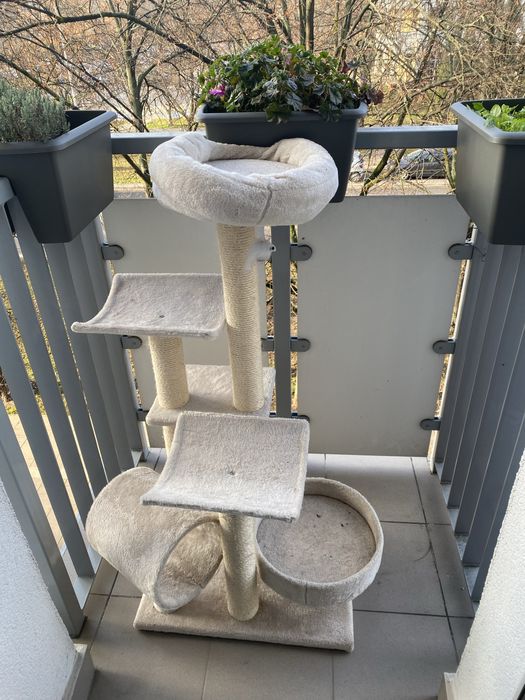 Wysoki drapak dla kota