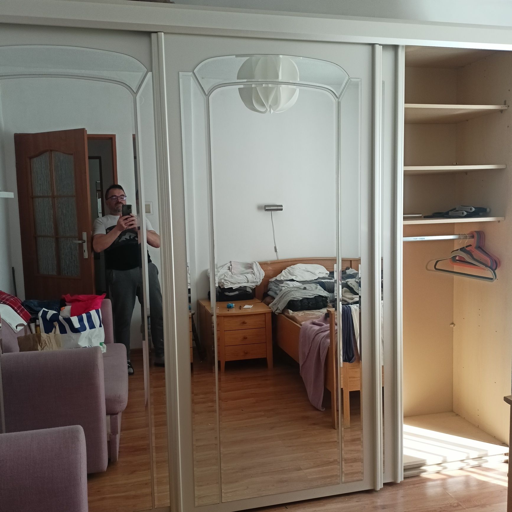 Szafa i szafka w komplecie
