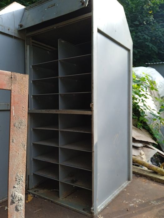 Шафа для інструменту шкаф з полками металевий