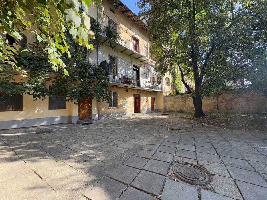 Продаж 2 кім квартира 72 м2, вул. Пекарська, м. Львів