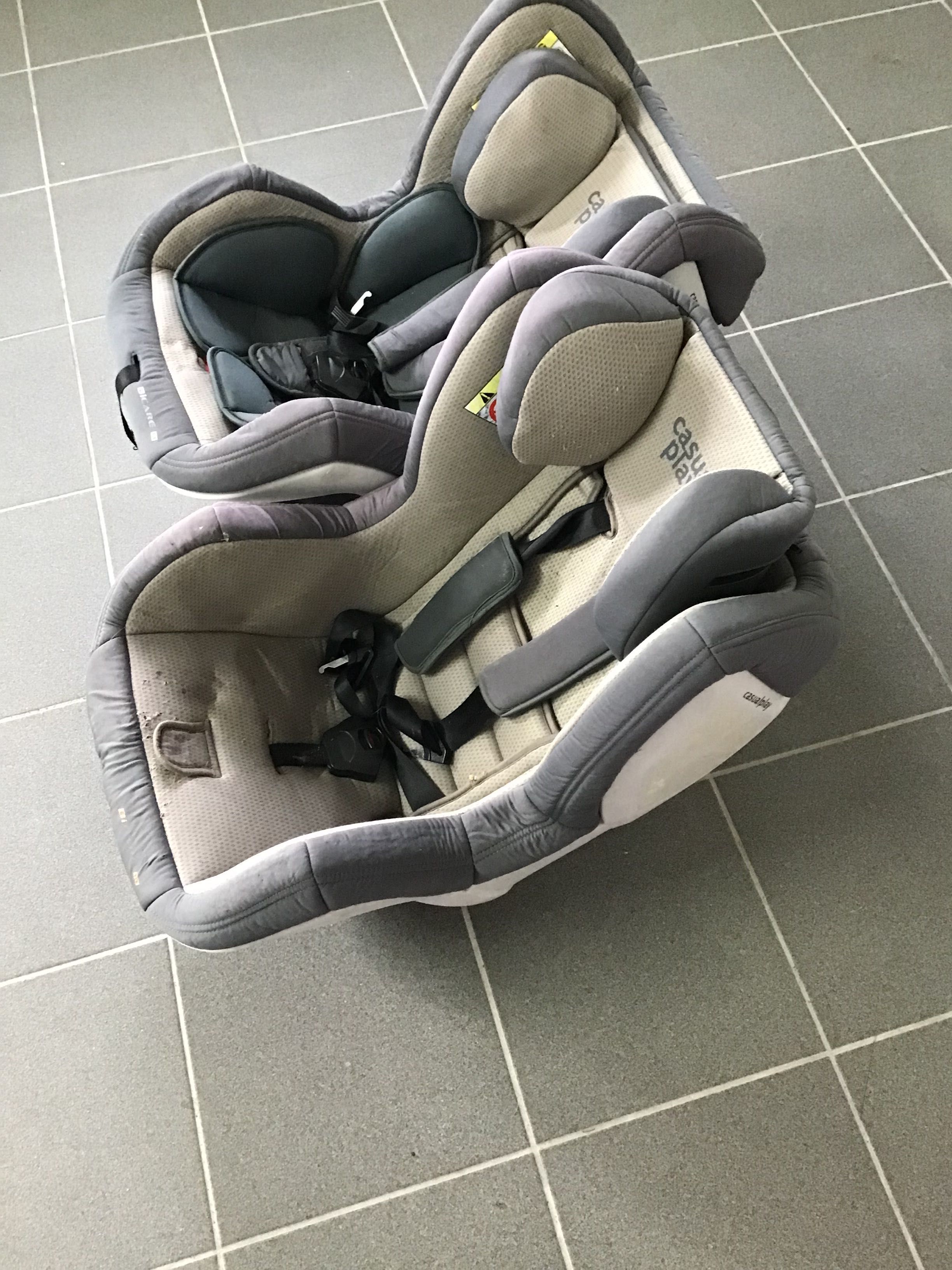 2 Cadeiras Auto Casual Play Bi Care Fix para desocupar - Urgente