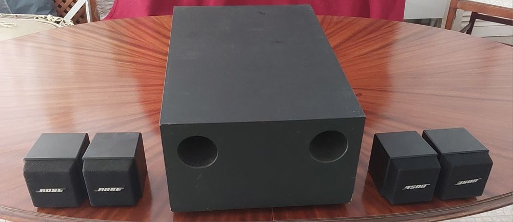 Altifalante «Bose Accoustimass».
(Preço original: 1000 euros)
Por 95 e