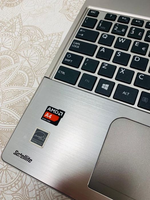 Computador Toshiba avariado