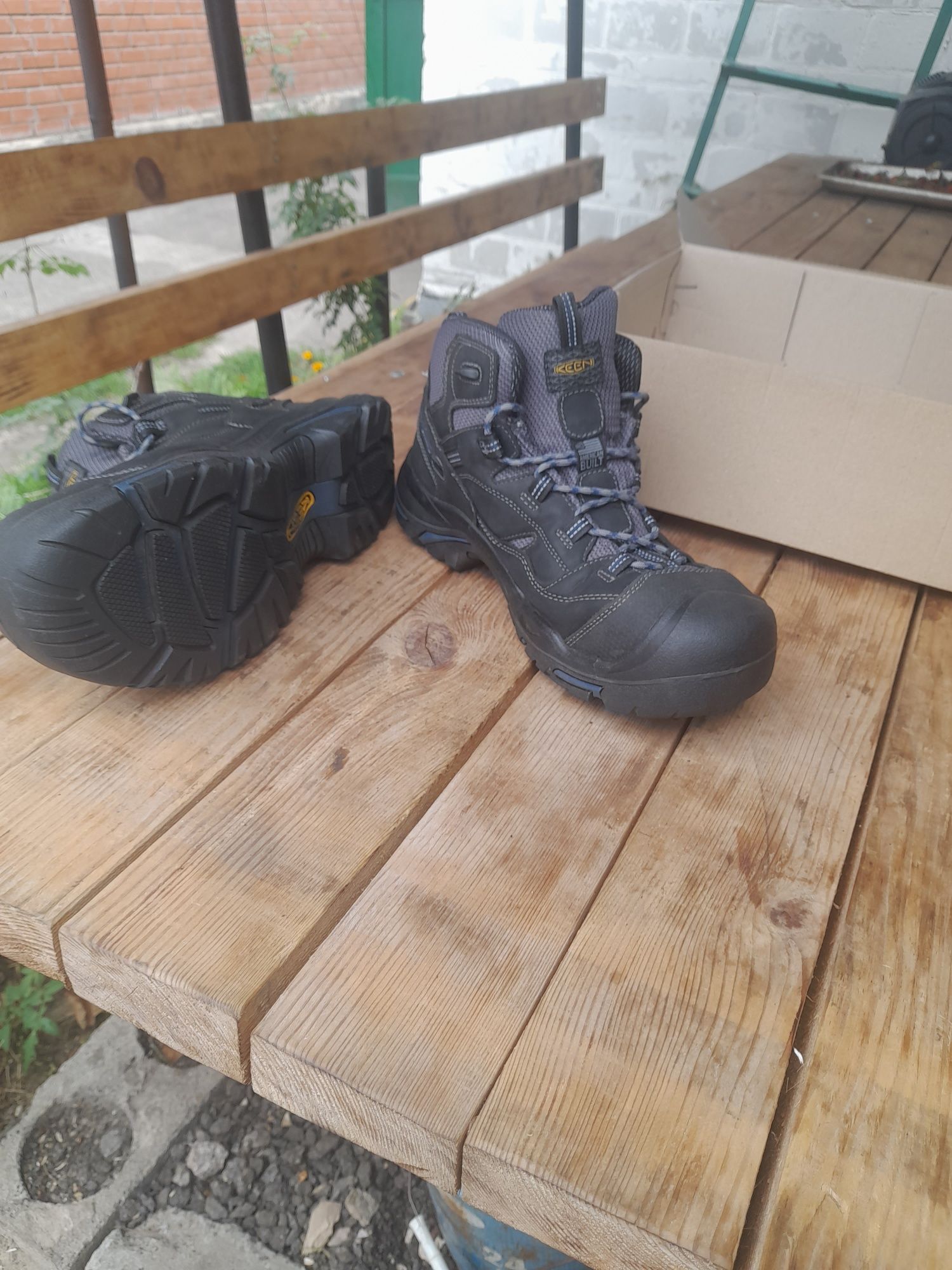 Продам Ботінки KEEN