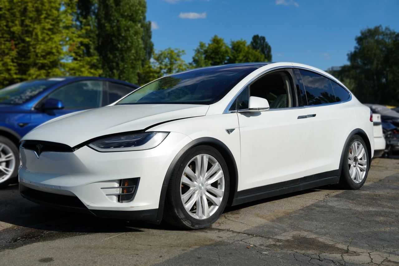 Tesla Model X 90D разборка-запчастини