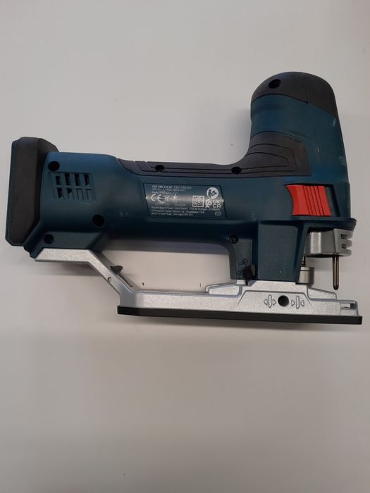 Akumulatorowa wyrzynarka   BOSCH GST18-155SC