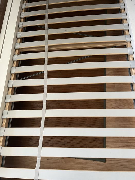 Cama solteiro Malm