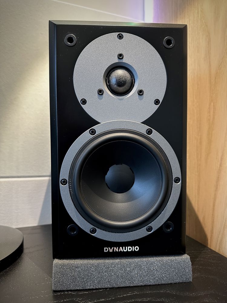 Dynaudio Emit M10 głośniki podstawkowe