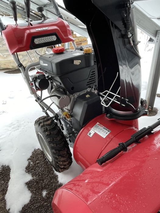 Odśnieżarka spalinowa Hecht 9334 SQ