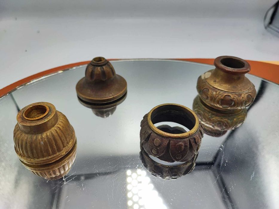 Przedwojenna mosiężna część do żyrandol kinkietu środek,kielich,cena 1