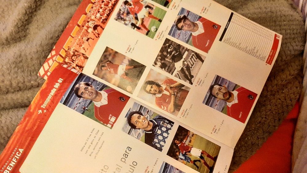 Caderneta Record do Benfica