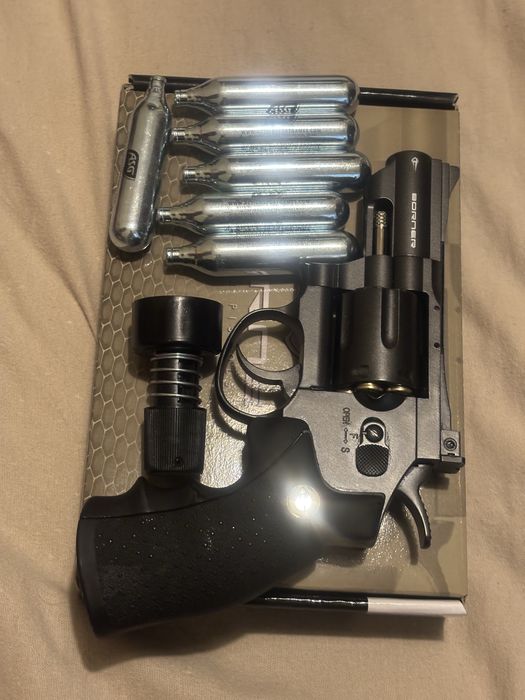 Vendo revolver boner 708  esfera de aço