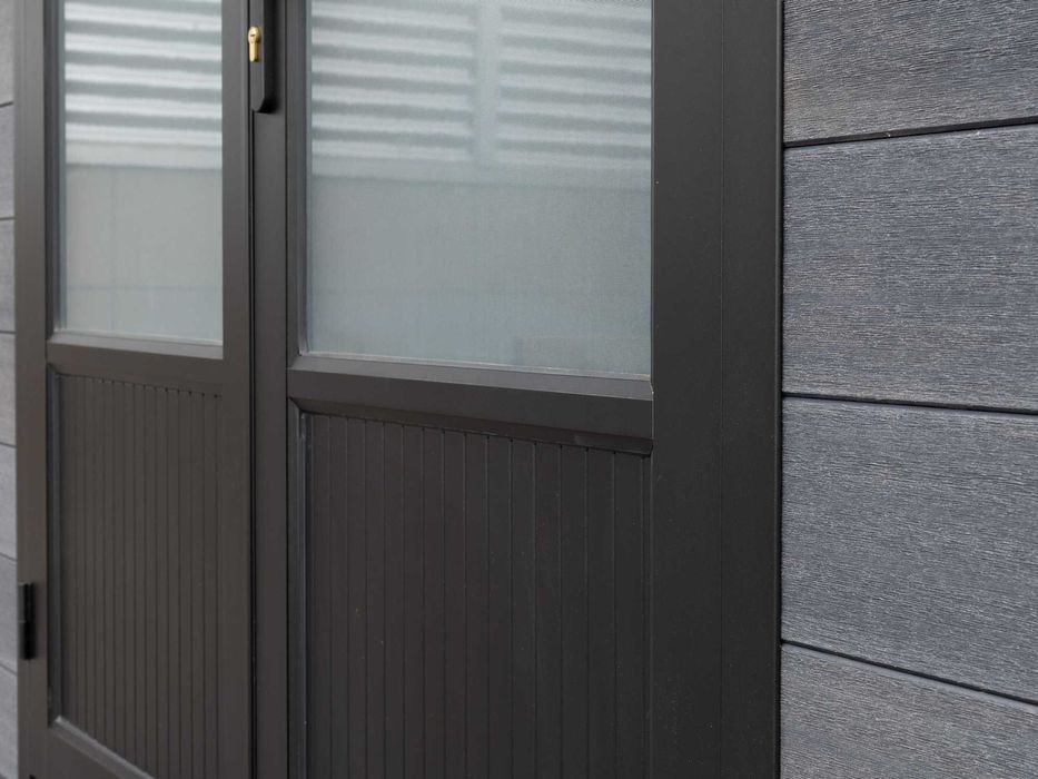 Domek ogrodowy kompozytowo-aluminiowy z pergolą