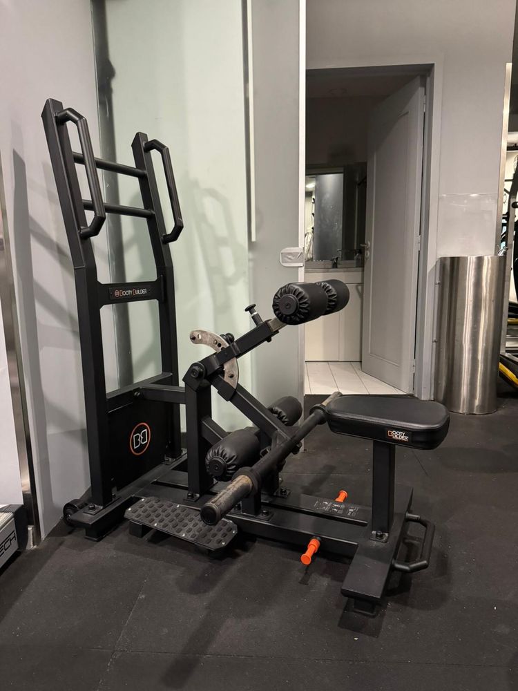 Standing hip trust