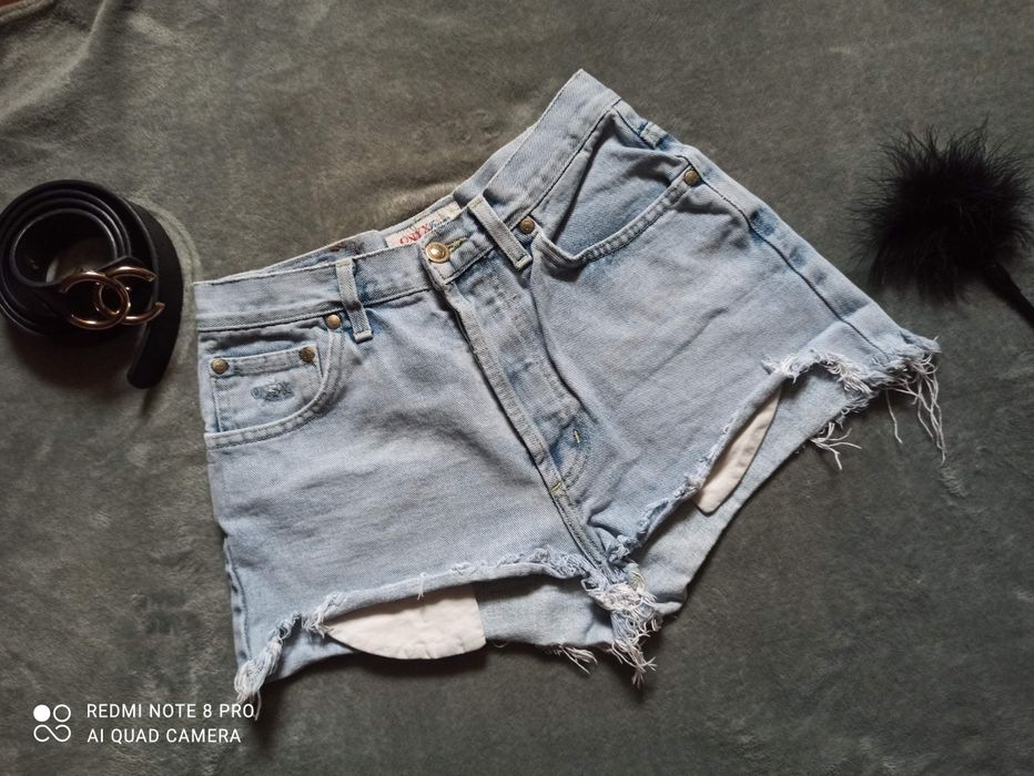 Джинсові шорти жіночі короткі