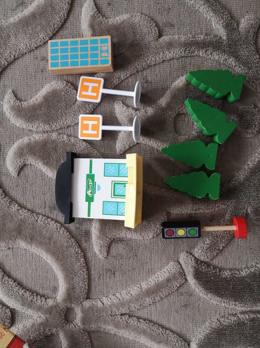 Drewniane tory, pojazdy + inne