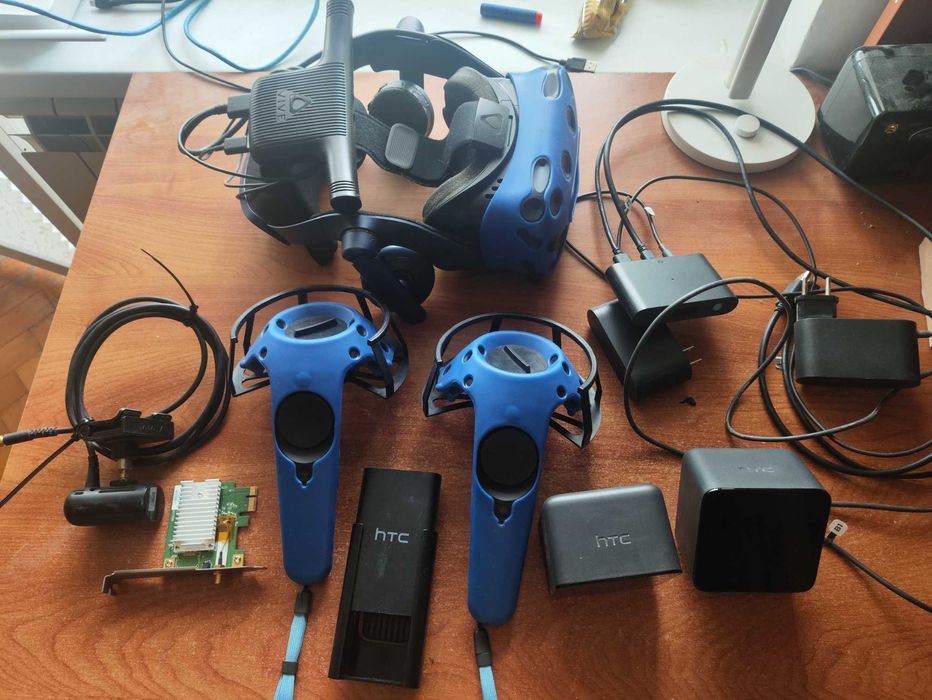 HTC VIVE Pro Starter kit + vive wireless adapter