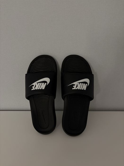 Шльопанці Nike