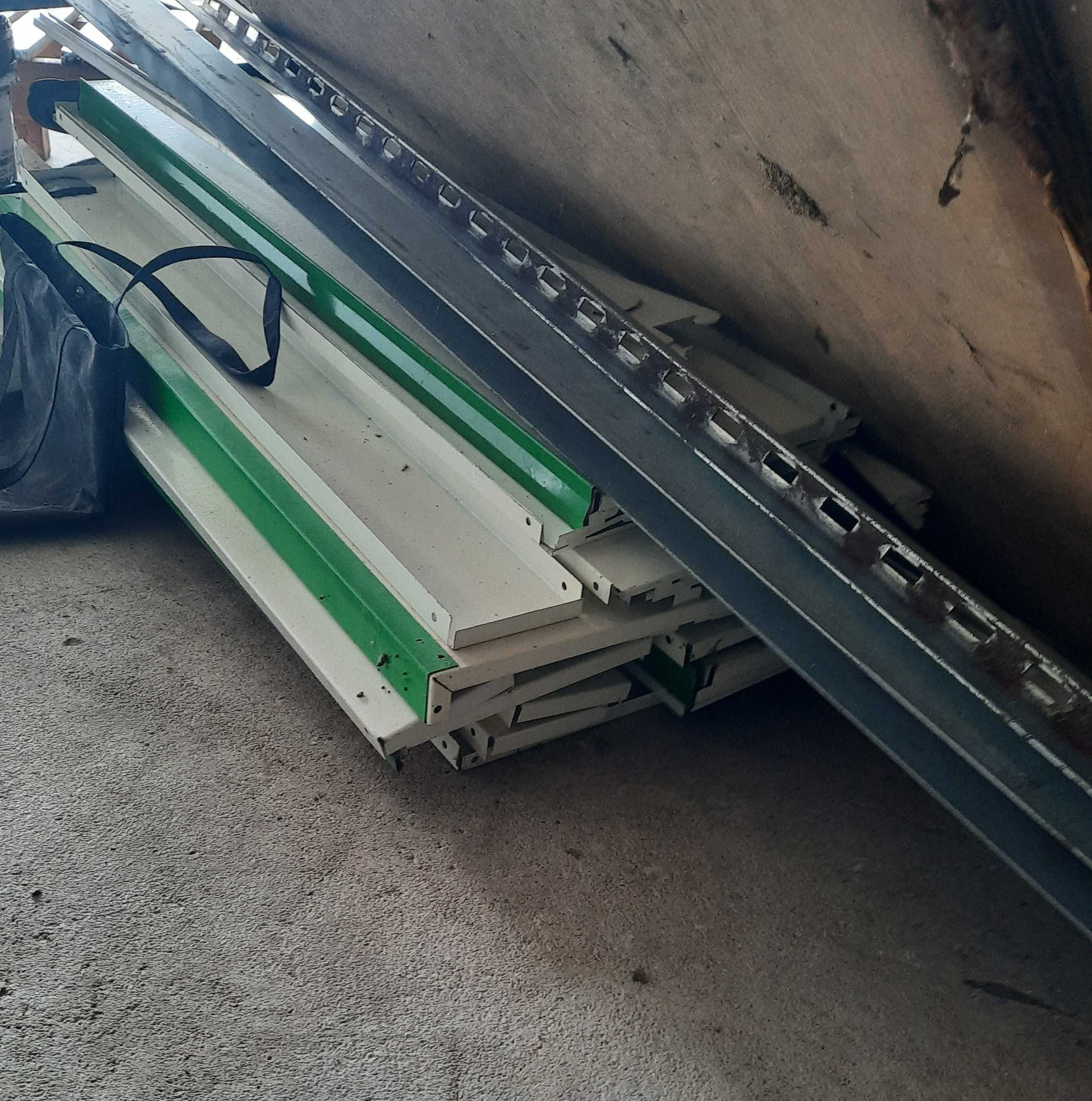 Estante comercial