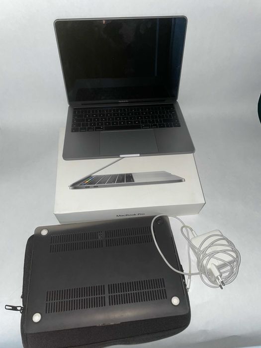 MacBook Pro 13”| i5 / 8GB / 512GB SSD | Touch Bar | Uszkodzona matryca