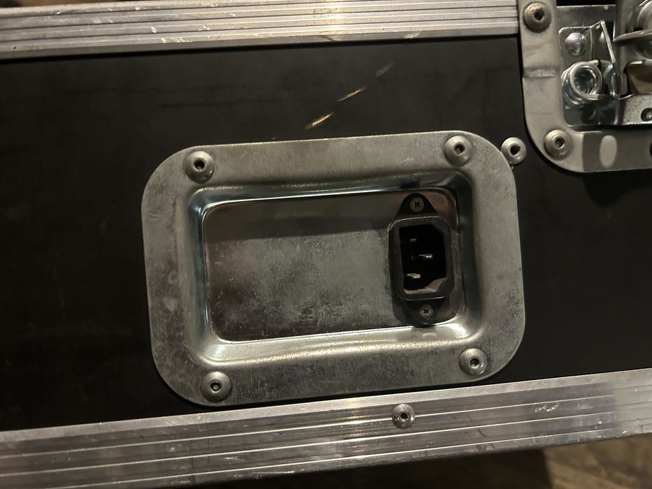 Skrzynia / case / podłoga na efekty gitarowe