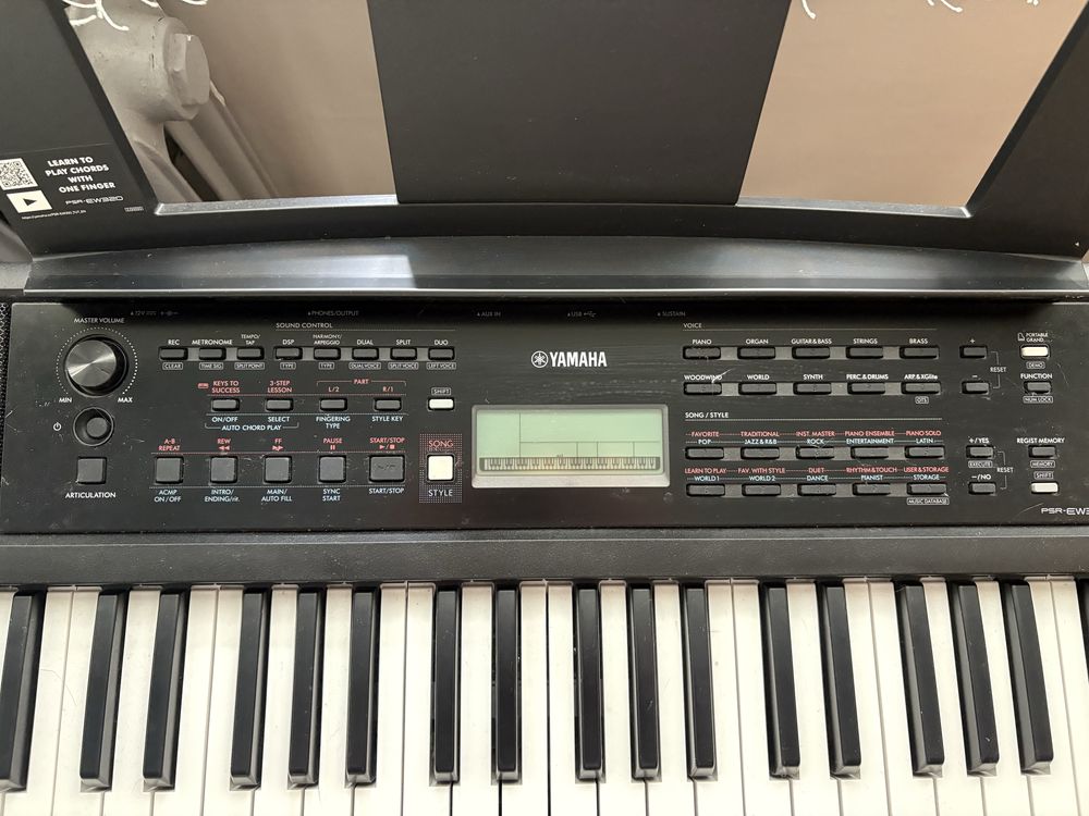 Yamaha PSR-EW320