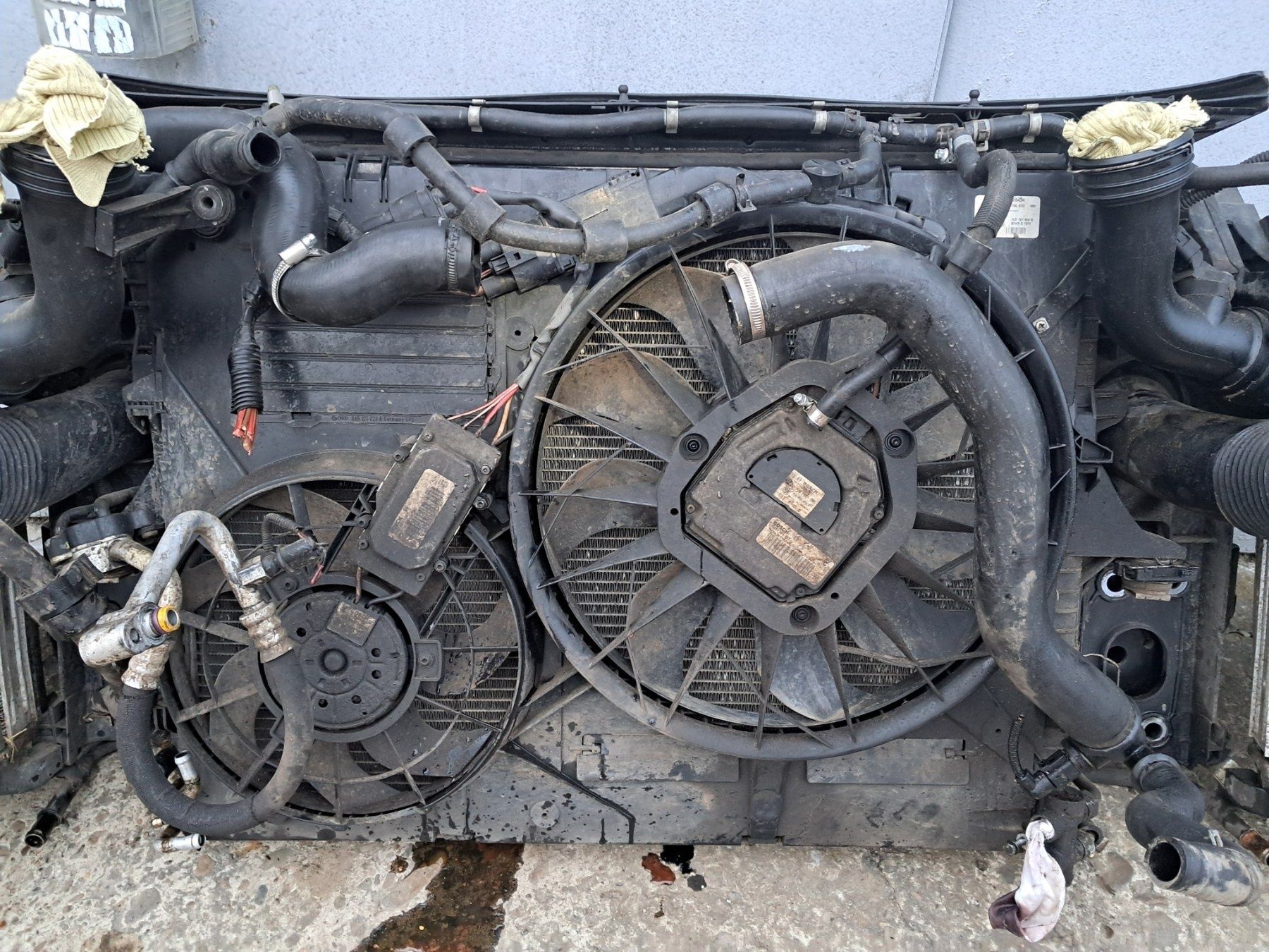 Радіатор vw touareg 2.5 3.0 5.0 tdi cayenne
Ауди Q7