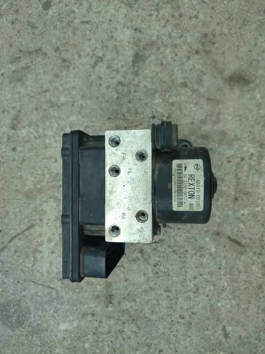 Продам блок ABS на SsangYong rexton