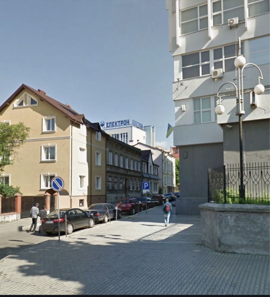 Продаж комерційного приміщення Фасад вул. Шараневича,17
