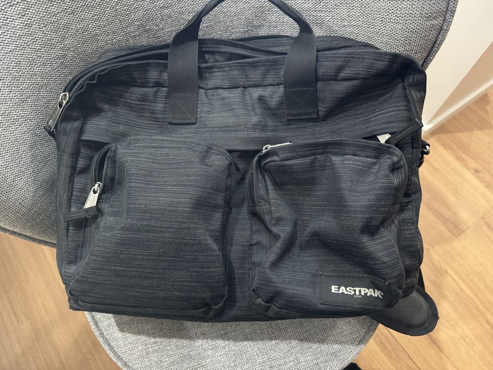 Pasta computador Eastpak