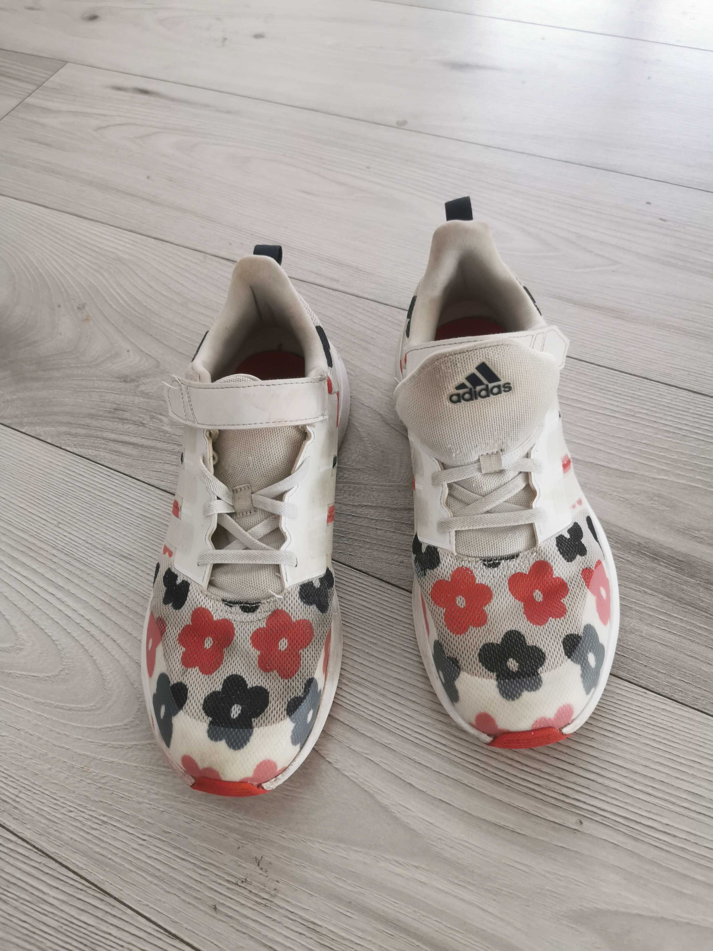 Buty  Adidas r.39  1/3