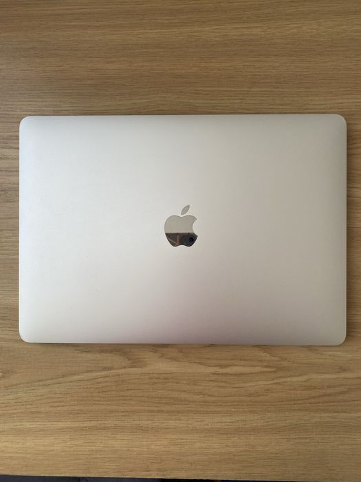 MacBook Pro 13 A2251/i7
