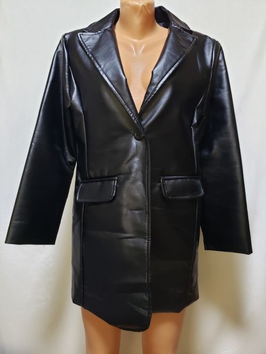 Удлинённый пиджак кожзам  чёрного цвета