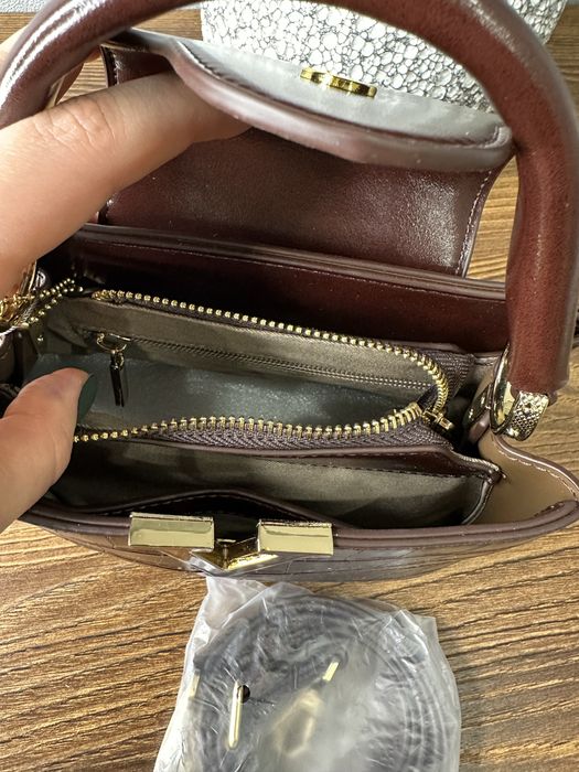 Бордова сумочка з натуральної шкіри з крокодилячою текстурою