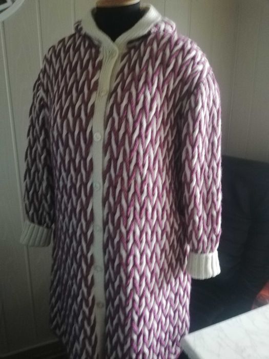 Кардиган пальто в"язане вручну вовняна пряжа гарні нитки