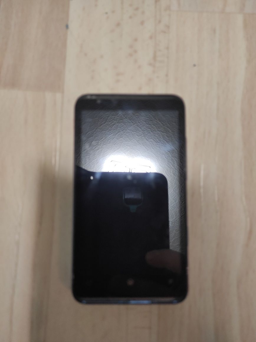 HTC HD7 (Hero H7000)