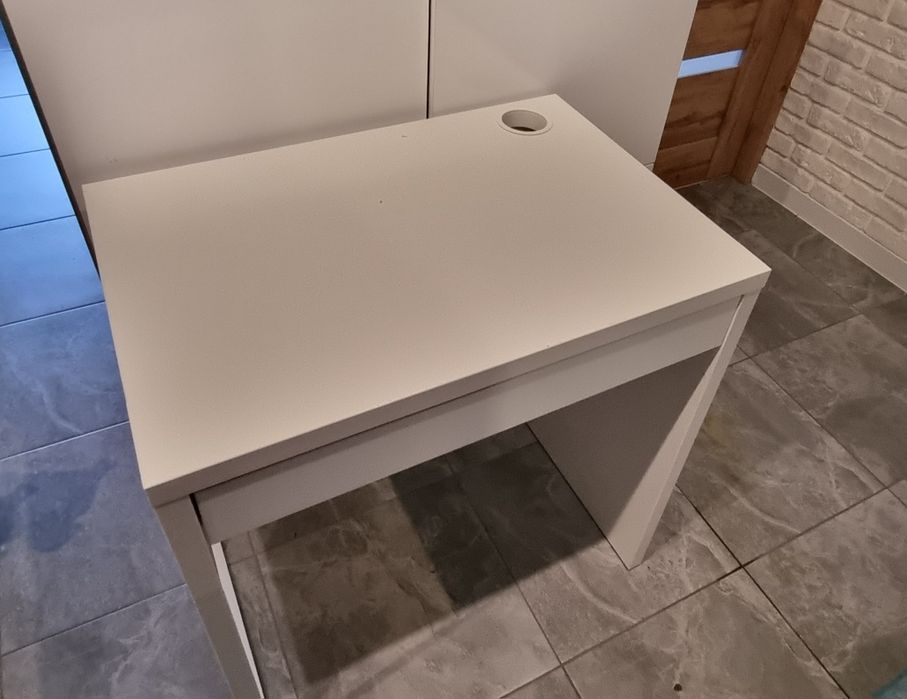 Biurko MICKE białe 73x50