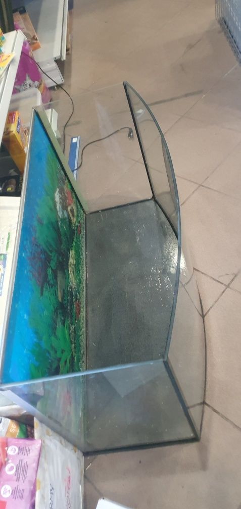 Akwarium 80x30x45 126l  i oświetlenie