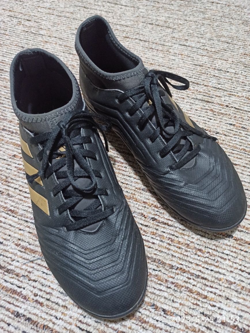 Adidasy męskie młodzieżowe Adidas Predator 41,5 25cm, bdb