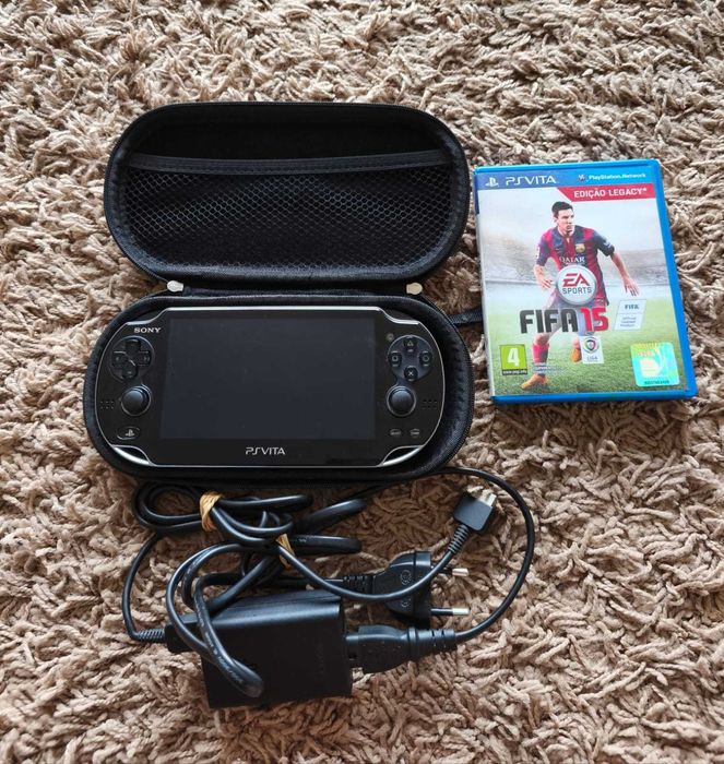 PS Vita + carregador + bolsa de transporte + Fifa 15