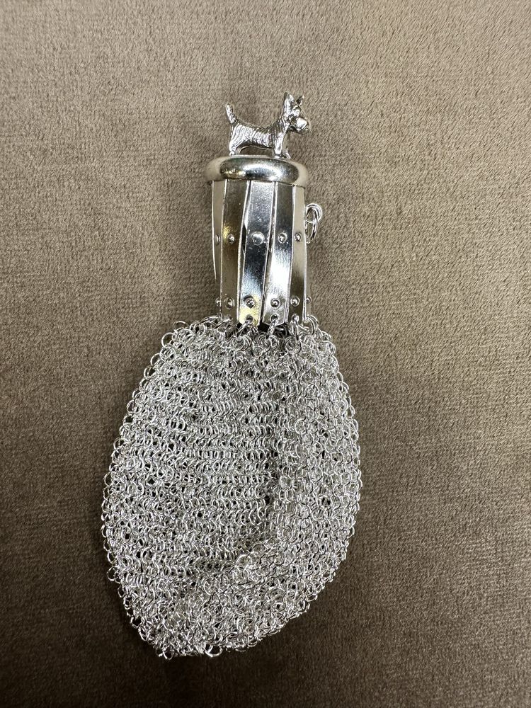 Porta moedas em prata com cão