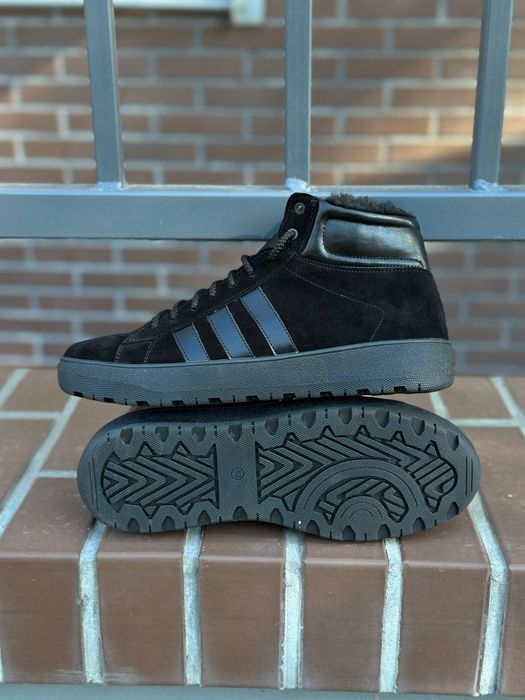 Мужские зимние кроссовки замшевые Адидас