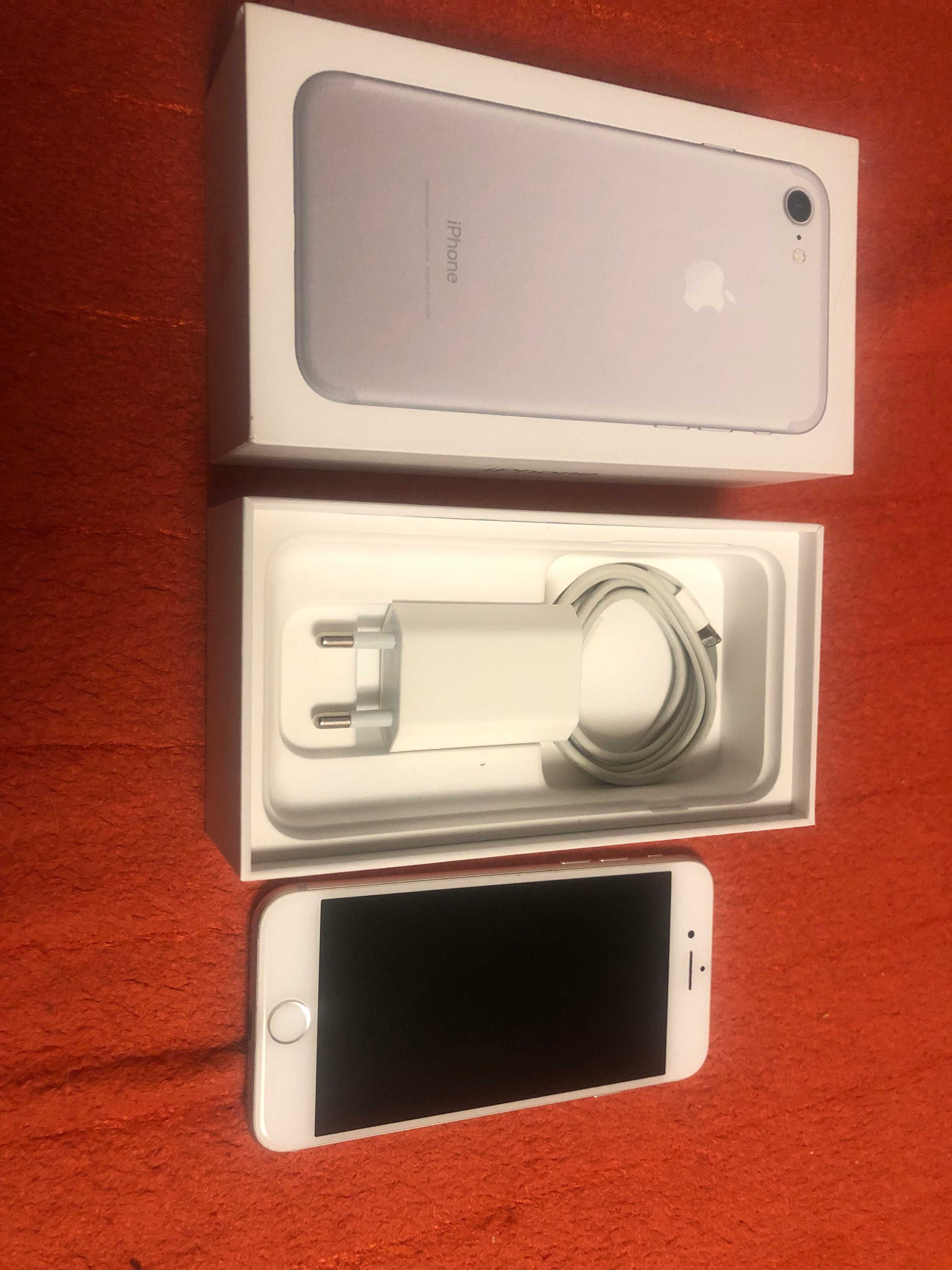 Iphone 7 32 gb, srebrny, bateria 81 %, 2019 r.
