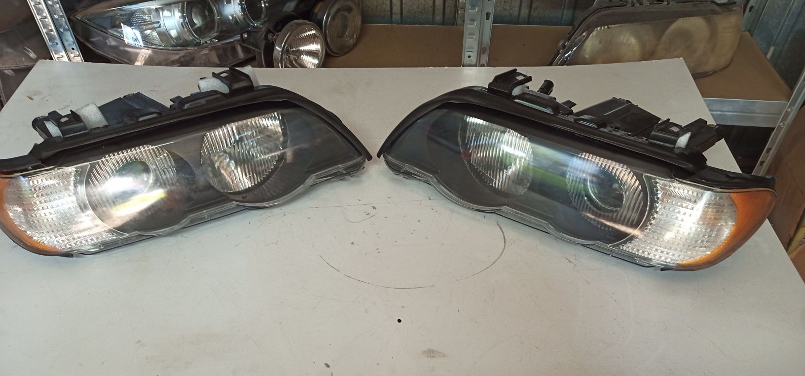 Komplet lamp BMW E53 X5 Xenon przed Lif Europa