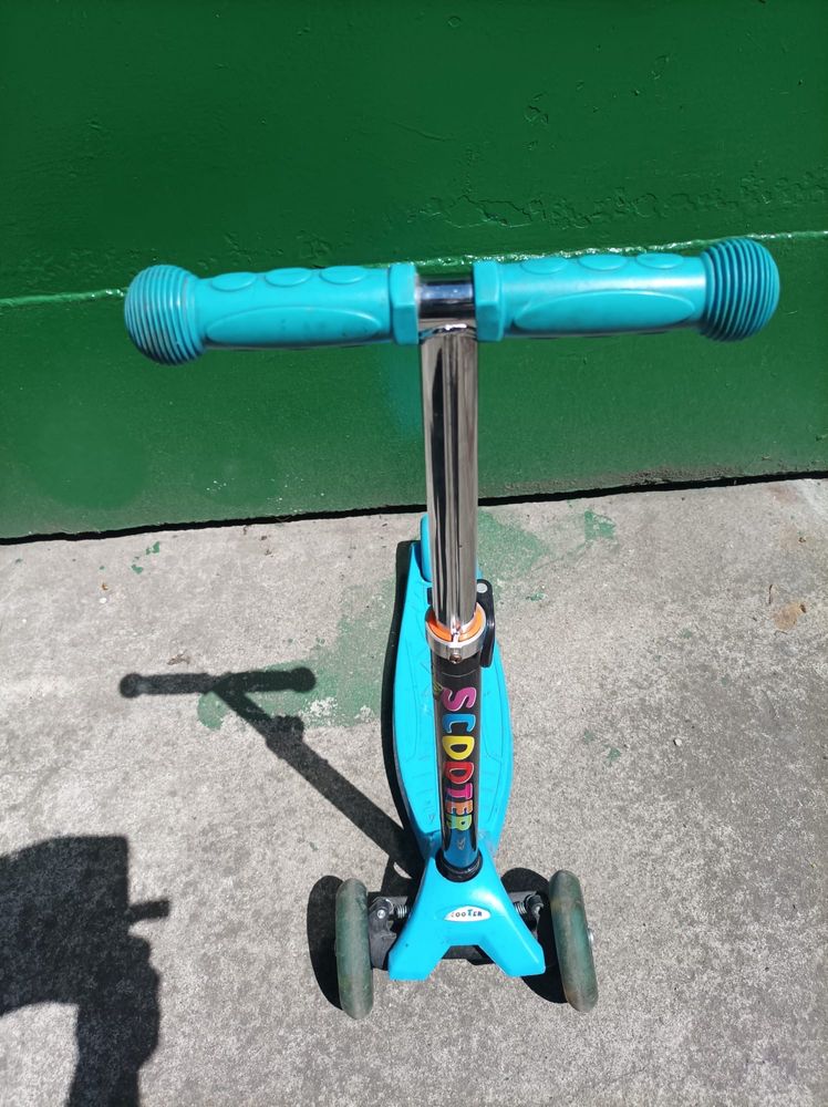 Hulajnoga niebieska scooter