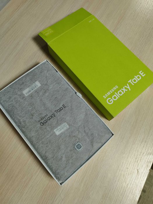 Samsung Tab E T561