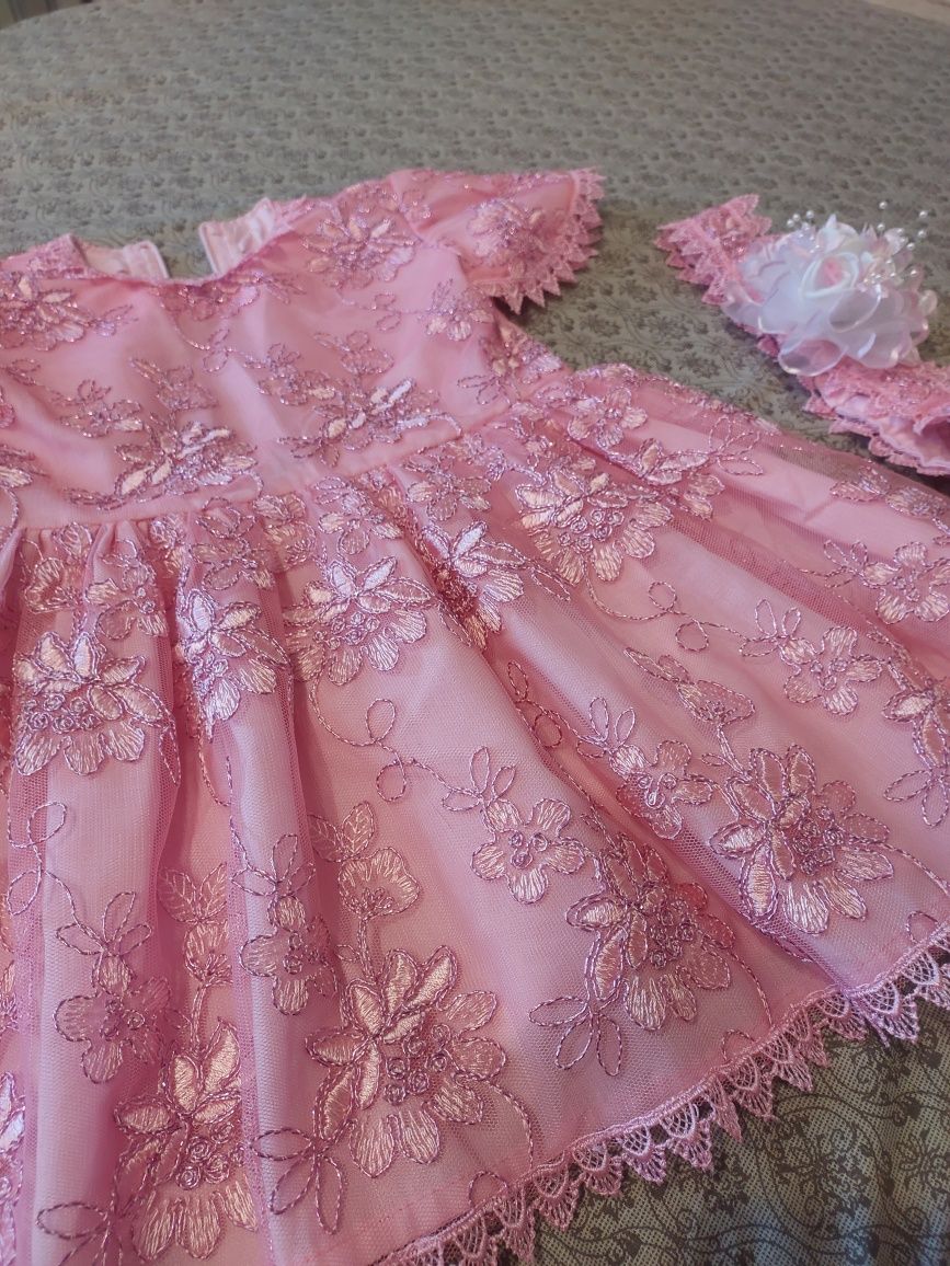 Шикарное платье для девочки на торжество 80-92