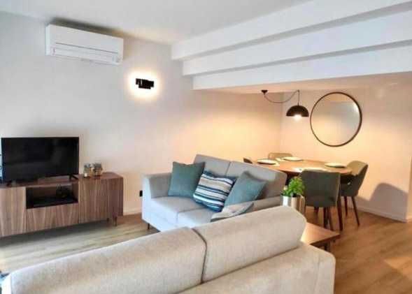 Ótimo Quarto Preferencialmente p/Estudante ( Terraço/Cobertura )