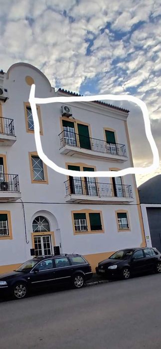 Apartamento t2 otimas areas muito bem localizado na cidade de Moura