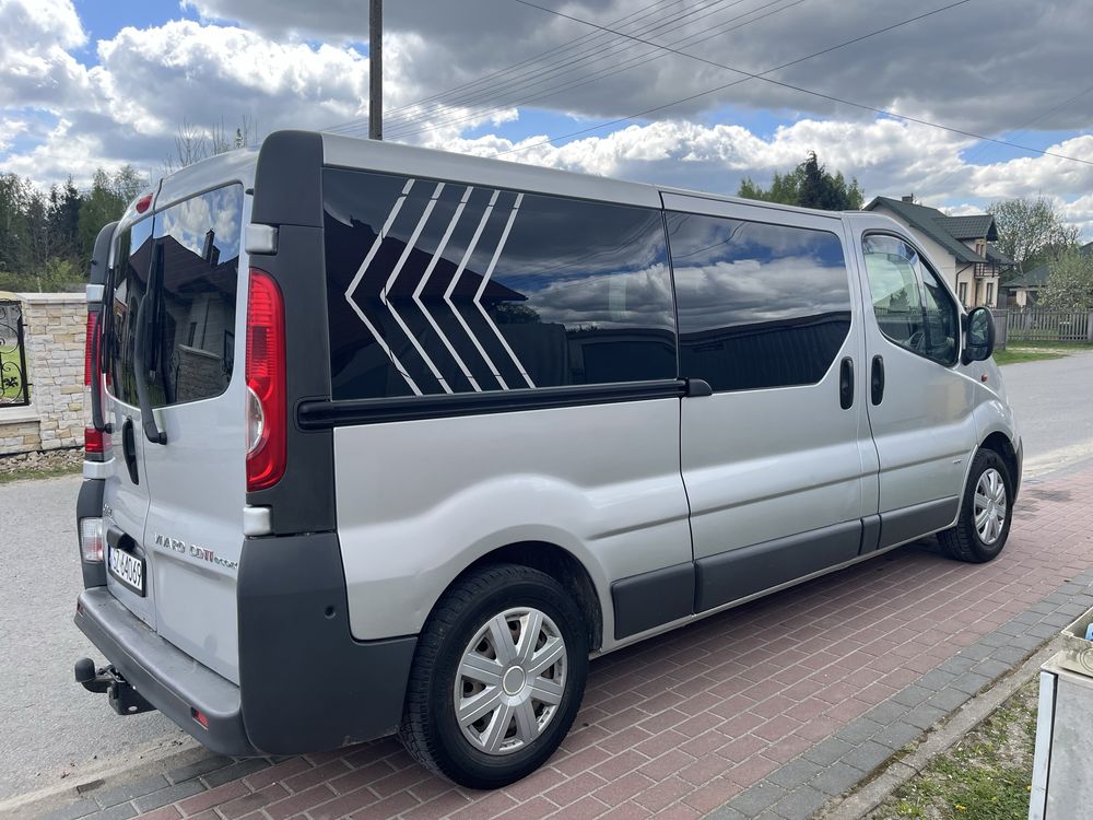 Opel vivaro 9 osobowy long